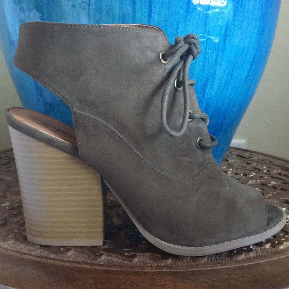 Green laced chunky wedge heels